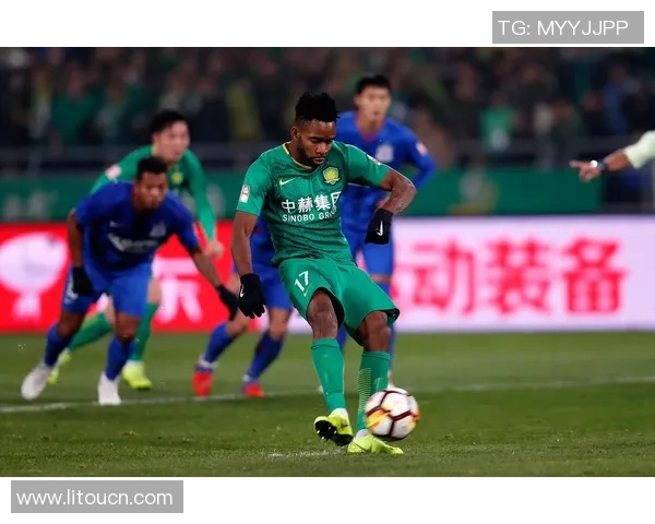 申花与国安激情对决球迷热情高涨北京赛场精彩瞬间回顾